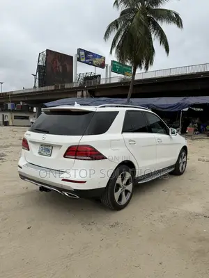 Mercedes-Benz GLE 350 2017 Fari