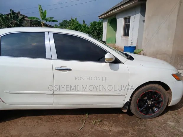 Toyota Camry 2007 White - 1