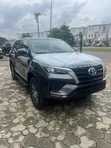 Sabon Toyota Fortuner 4.0 AWD 2023 - Grey - 2