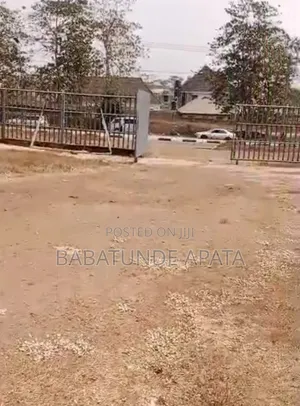 1 Hekta na Ƙasa da Babban Ware-hause don Siyarwa - Owode-Ede, Jihar Osun