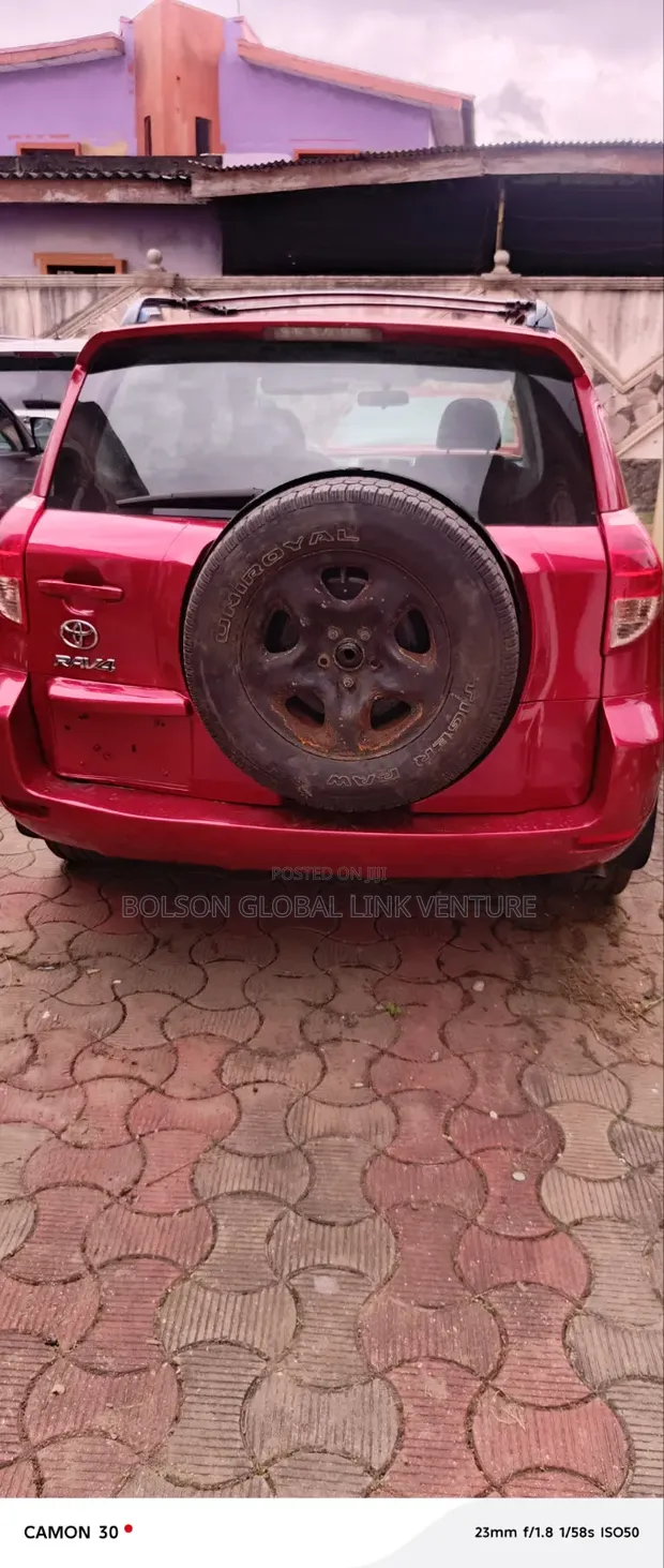 Toyota RAV4 1.8 2007 Red - 1