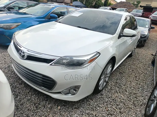 Toyota Avalon 2013 White - 1
