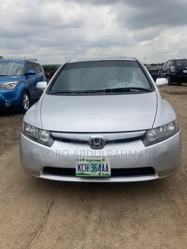 Honda Civic 2006 Silver - 1