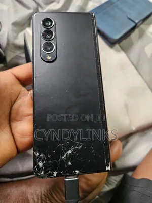Samsung Galaxy Z Fold 3 256GB Baki (Don Wasa)