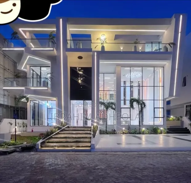 5 Bedroom Duplex with Pool, Gym, Cinema in Osapa London - 1
