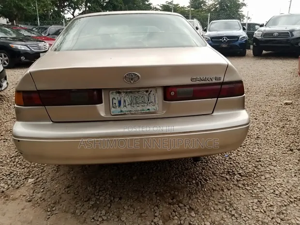 Toyota Camry Automatic 1999 Gold - 1