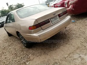 Toyota Camry Automatic 1999 Gold
