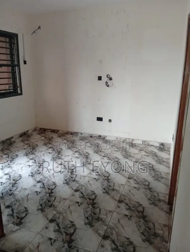 Sabon Mini Flat Don Hayarwa A Kasar Ado Road, Ajah - 1