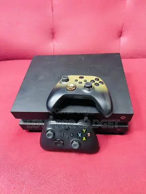 Xbox One X da Controller Daya