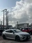 Toyota Camry SE 2017 Laun Cikin Zinariya - 4