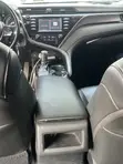 Toyota Camry SE 2017 Laun Cikin Zinariya - 5
