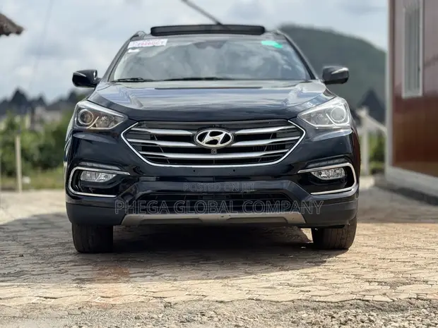 2017 Hyundai Santa Fe SE Ultimate AWD Black - 1