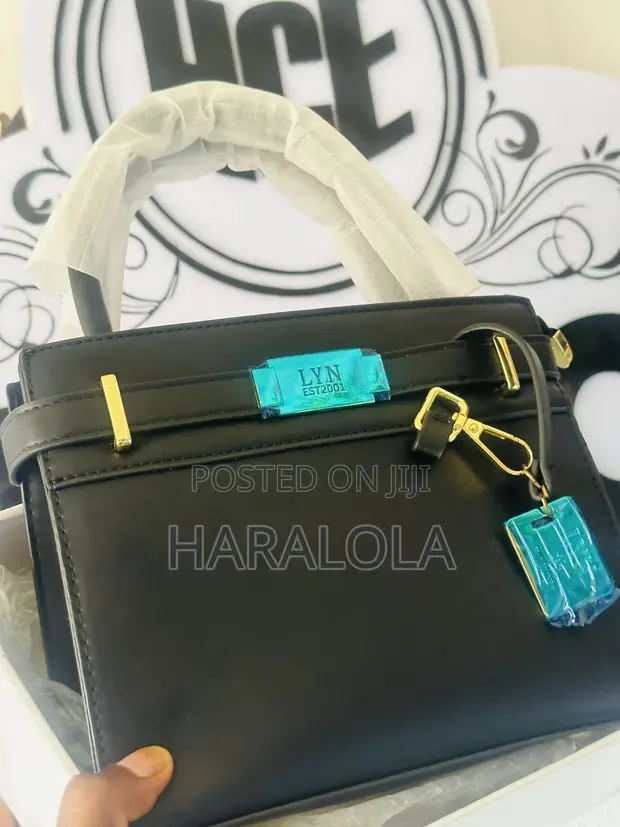 Lyn Classic Black Leather Handbag - 1
