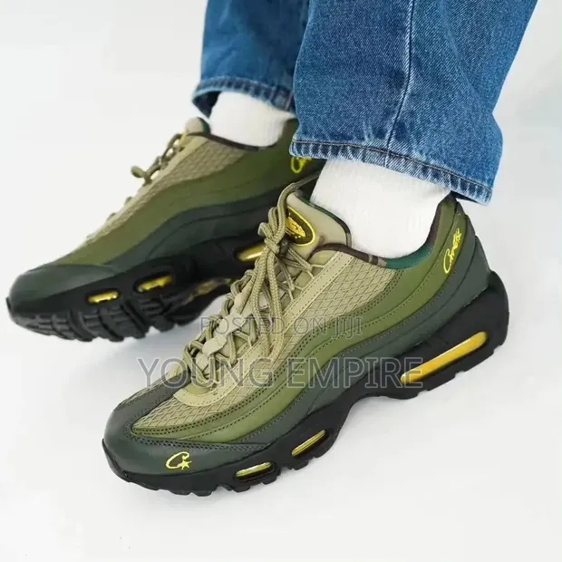 Quality Unisex Nike Sneakers - 1