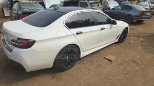BMW 5 Series 528i 2011 Fari