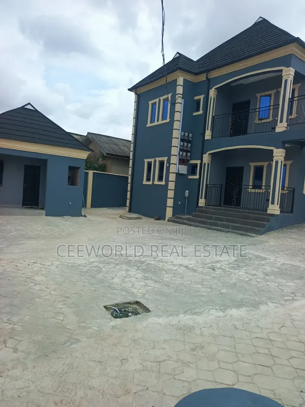 2 Bedroom Apartment don haya a Olusoji Oluyole Estate - 1