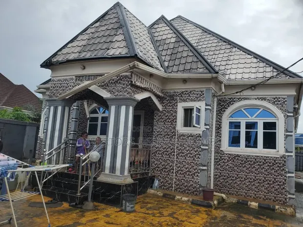 3-Bedroom Bungalow da BQ & Shago, Oshimili North - 1