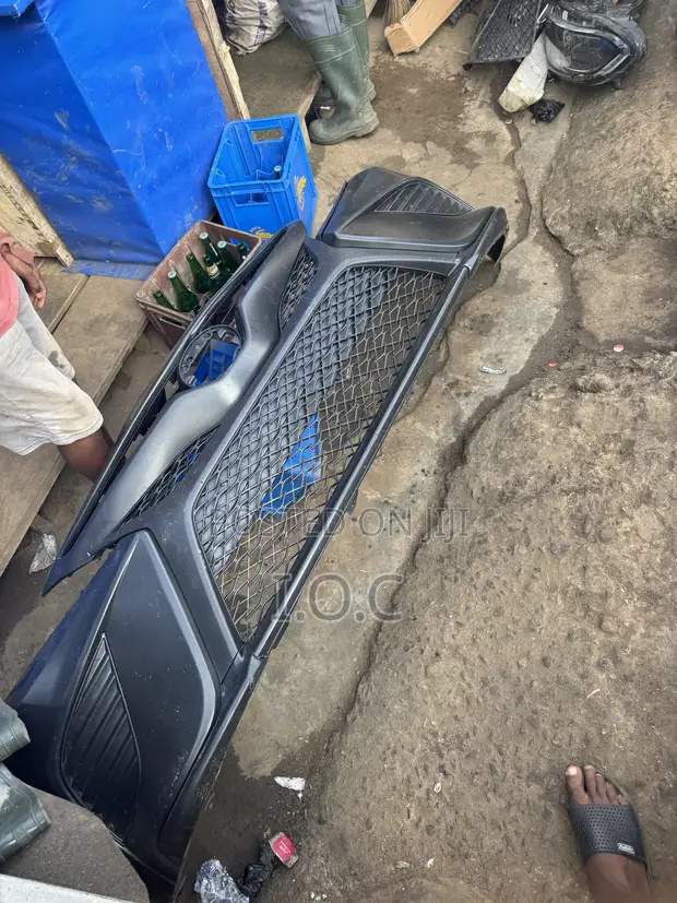 Cikakken Gaban Bumper na Toyota Camry (2018-2020) Sports - 1