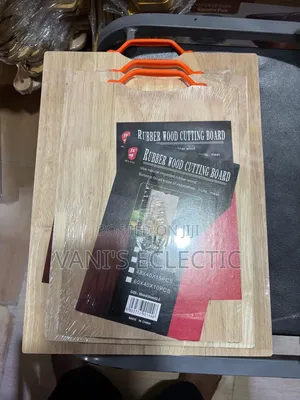 Rubber Wood Cutting Board with Handle