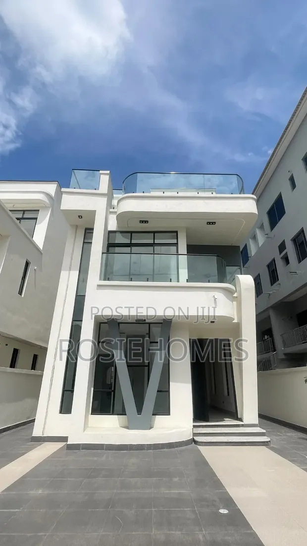 5 Bedroom Luxury Duplex with Pool in Lekki Phase 1 - 1