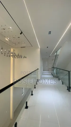 5 Bedroom Luxury Duplex with Pool in Lekki Phase 1
