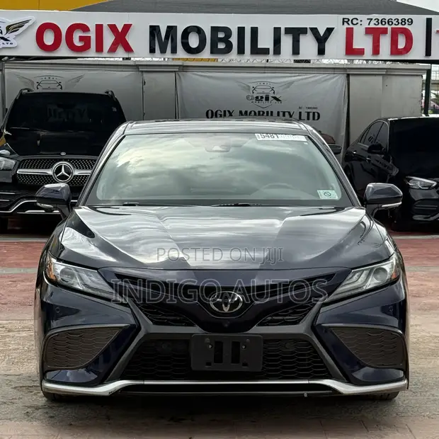 Toyota Camry XSE 2021 Blue - 1