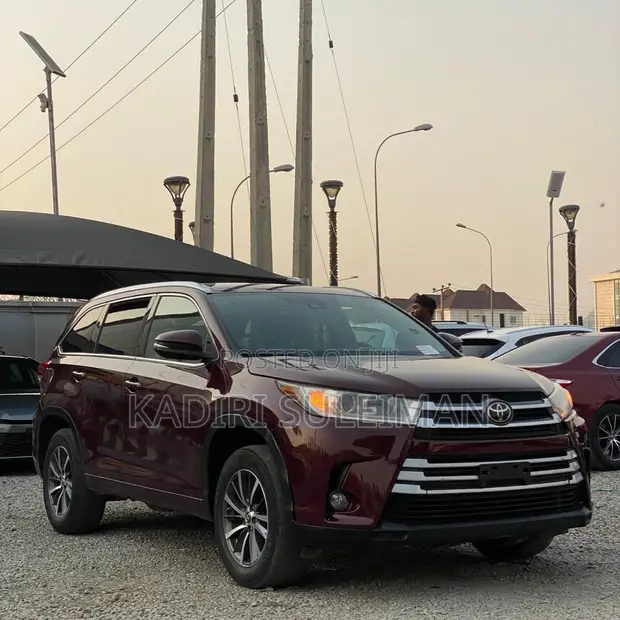 Toyota Highlander 2017 Red - Direct Belgium - 1