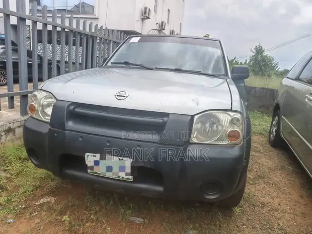 2005 Nissan Frontier Pickup - Silver - 1