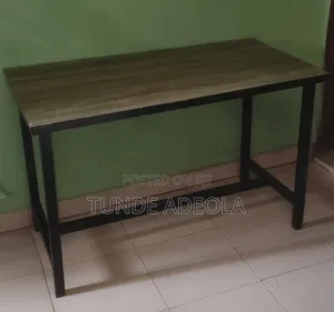AGF Table Mai Kafa ta Karfe