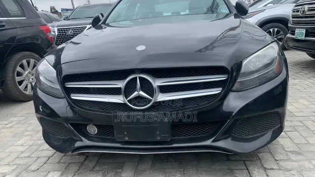 Mercedes-Benz C300 2016 - 1