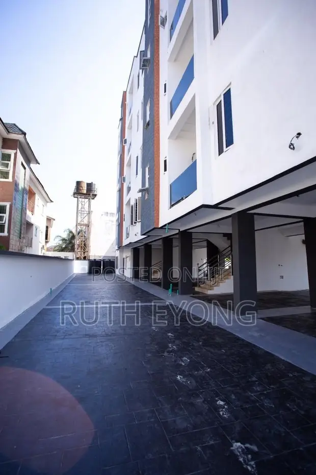 Gidan Kwalata 2 Bedroom don Sawa a Agungi, Lekki, Lagos - 1