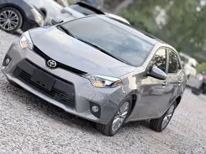2015 Toyota Corolla LE Premium Sedan