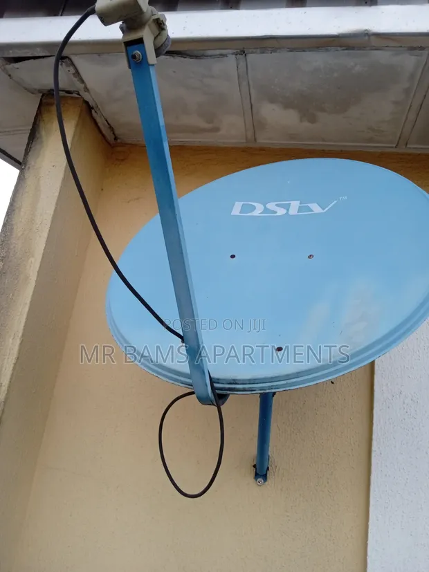 DStv Decoder da Kwalba da Remote - 1