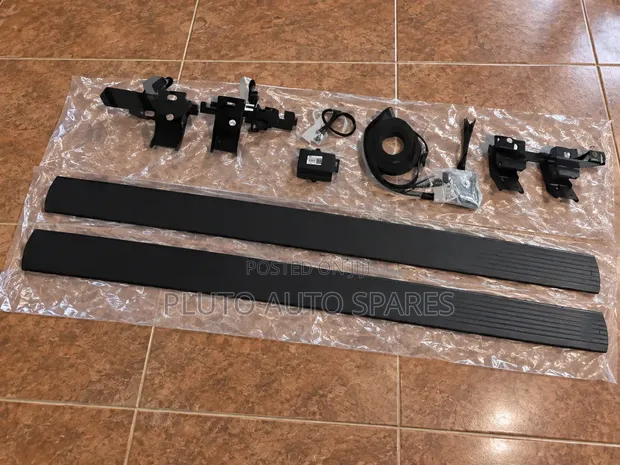 Automatic Electric Side Steps for Toyota Hilux GR (2025) - 1