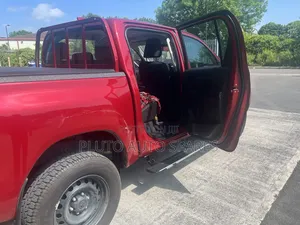 Automatic Electric Side Steps for Toyota Hilux GR (2025)