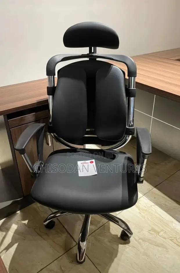 Executive Swivel Office Chair - Black Leather - 1