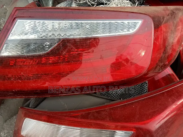 Honda Accord Coupe Backlight Replacement (2016) - 1