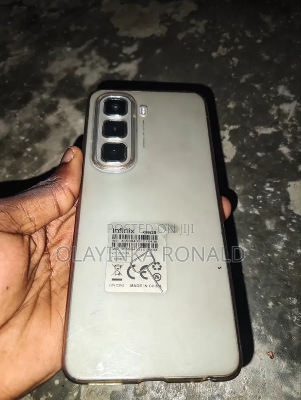Infinix Hot 50 128GB Silver - 1