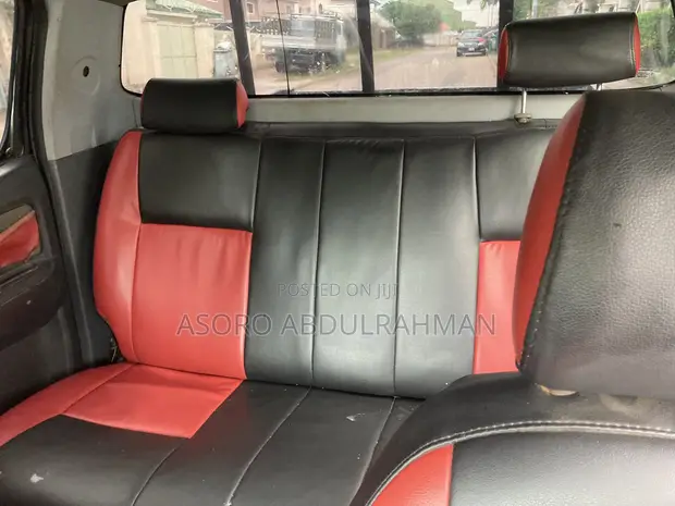 Toyota Hilux 2010 Black - 1