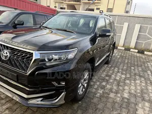 2018 Toyota Land Cruiser Prado V6 Black