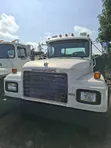 Used Mack RD Ten Tyre Head Truck with Spring Suspension - 1