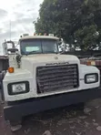 Used Mack RD Ten Tyre Head Truck with Spring Suspension - 4