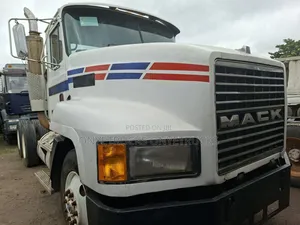 Mack CH Truck Mai Tayar Goma - Injin Mai Kyau