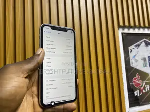 Apple iPhone XR 128GB White