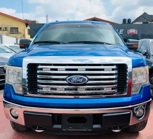 2011 Ford F-150 XLT Blue - 1