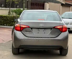 2019 Toyota Corolla LE (1.8L) Gray