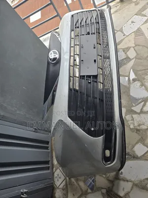 Gaban Bumper na Toyota Sienna 2024 - Cikakke