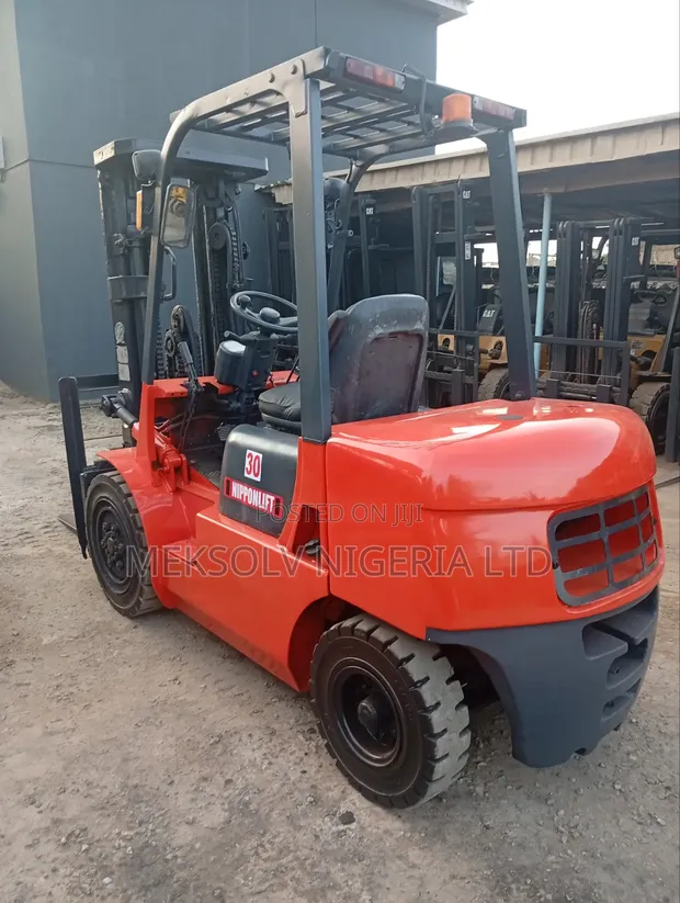 3 Ton Diesel Forklift, 3-Stage Mast, Side Shift - 1