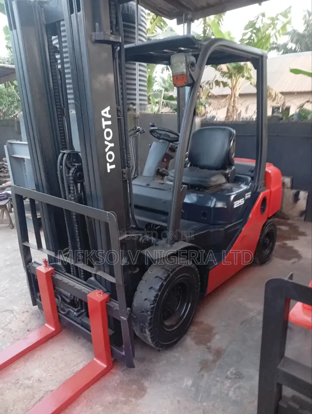 2.5 Ton Toyota Forklift (2014) - 1