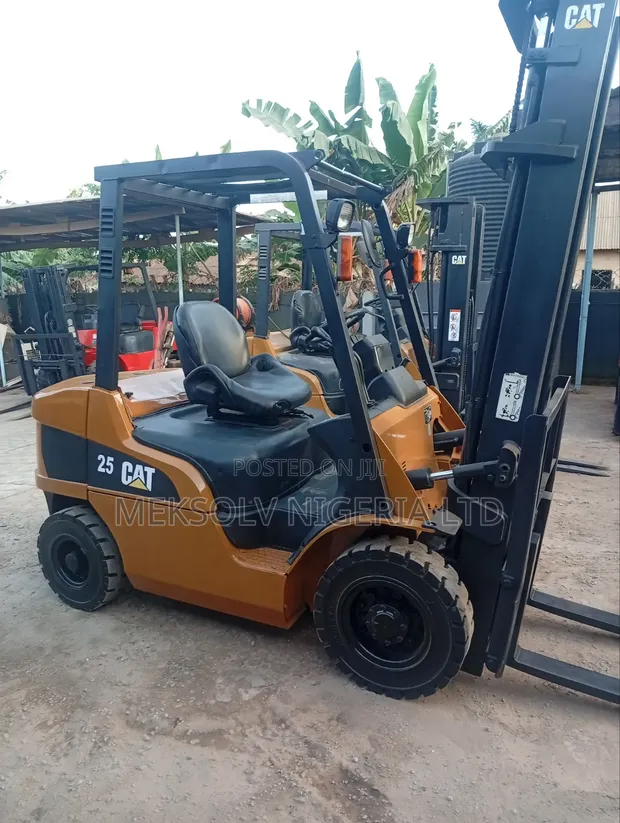 2.5 Ton Caterpillar Forklift - 1